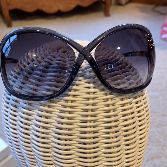 Tom Ford Sunglasses - Picture 4 of 10